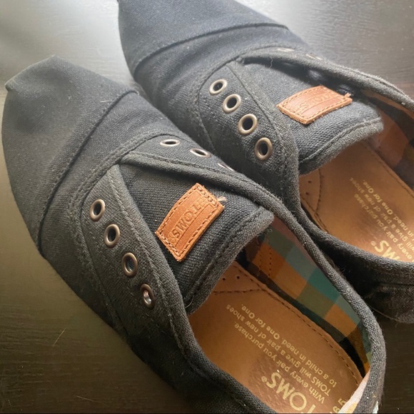 Black Toms - Picture 2 of 4